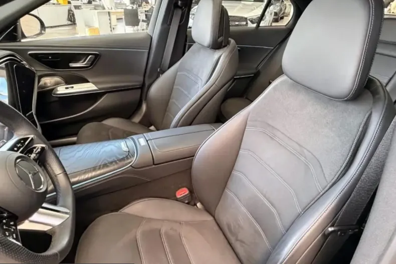 Mercedes-Benz E 300 (Clasa E) din 2025 cu 51.060 km - oferta MER250373 - foto 14