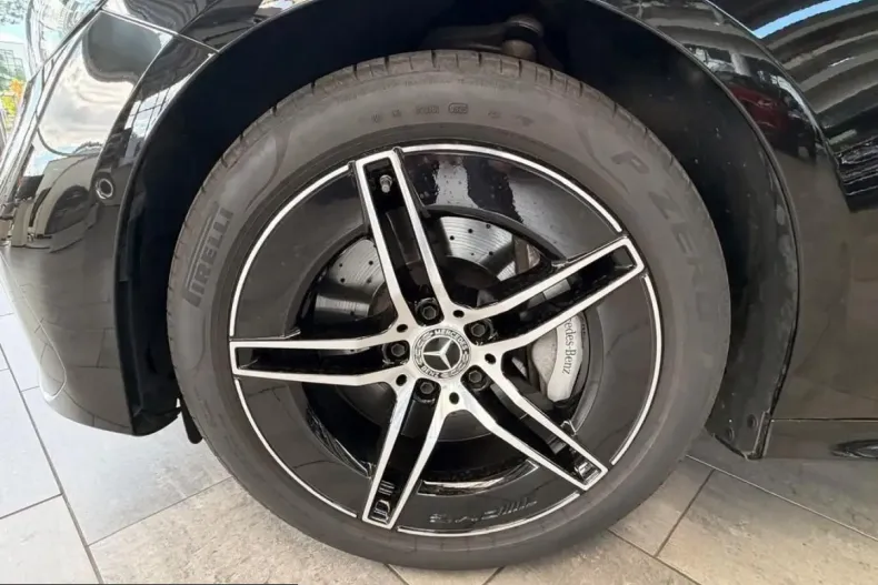 Mercedes-Benz E 300 (Clasa E) din 2025 cu 51.060 km - oferta MER250373 - foto 19