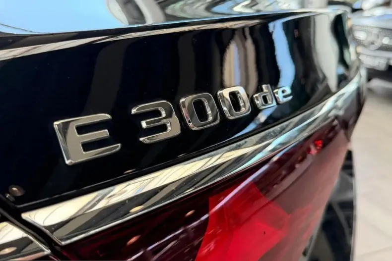 Mercedes-Benz E 300 (Clasa E) din 2025 cu 51.060 km - oferta MER250373 - foto 22