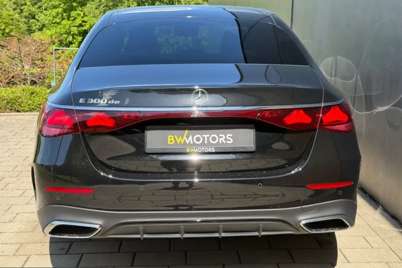 Mercedes-Benz E 300 (Clasa E) din 2025 cu 12.899 km - oferta MER250375 - foto 9