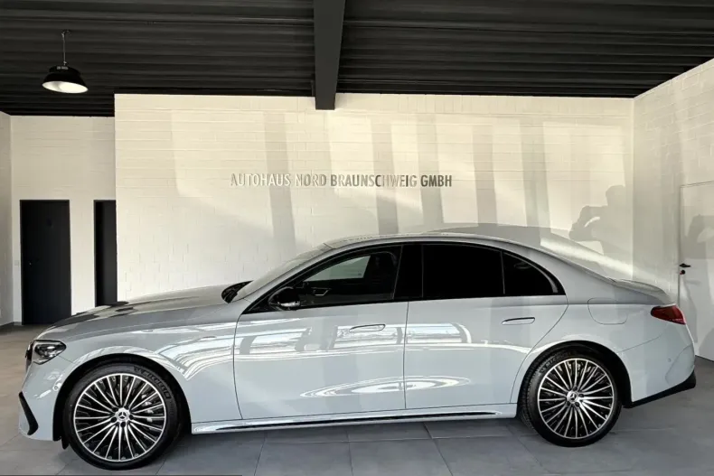 Mercedes-Benz E 300 (Clasa E) din 2025 cu 18.903 km - oferta MER250378 - foto 3