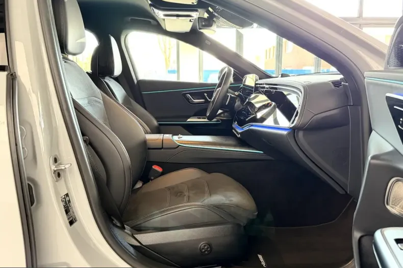Mercedes-Benz E 300 (Clasa E) din 2025 cu 18.903 km - oferta MER250378 - foto 11
