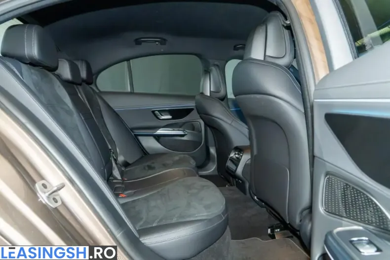 Mercedes-Benz E 300 (Clasa E) din 2025 cu 8.900 km - oferta MER250382 - foto 10