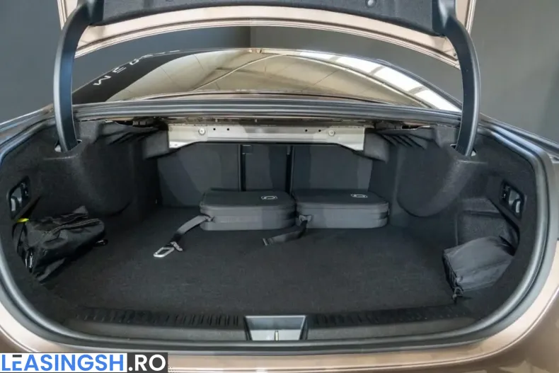 Mercedes-Benz E 300 (Clasa E) din 2025 cu 8.900 km - oferta MER250382 - foto 13