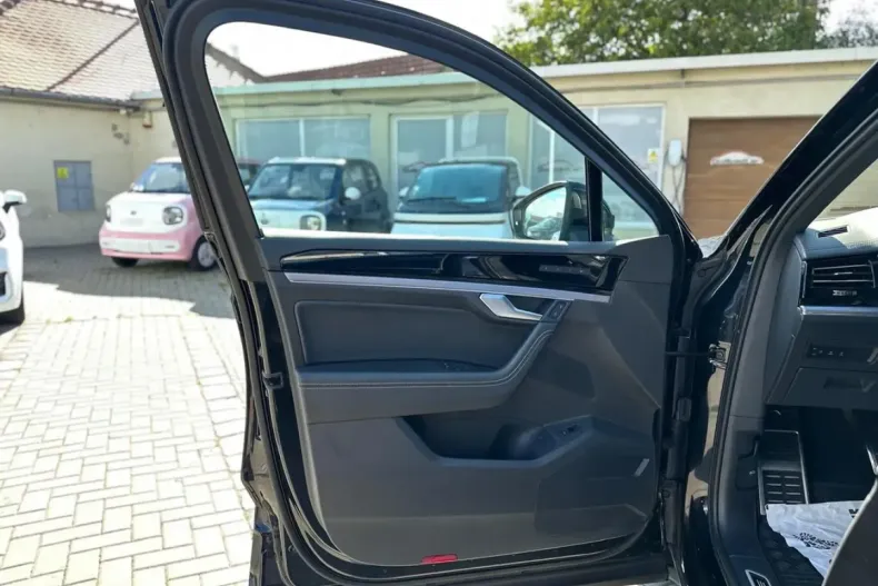Volkswagen Touareg din 2022 cu 78.697 km - oferta VOL250383 - foto 14