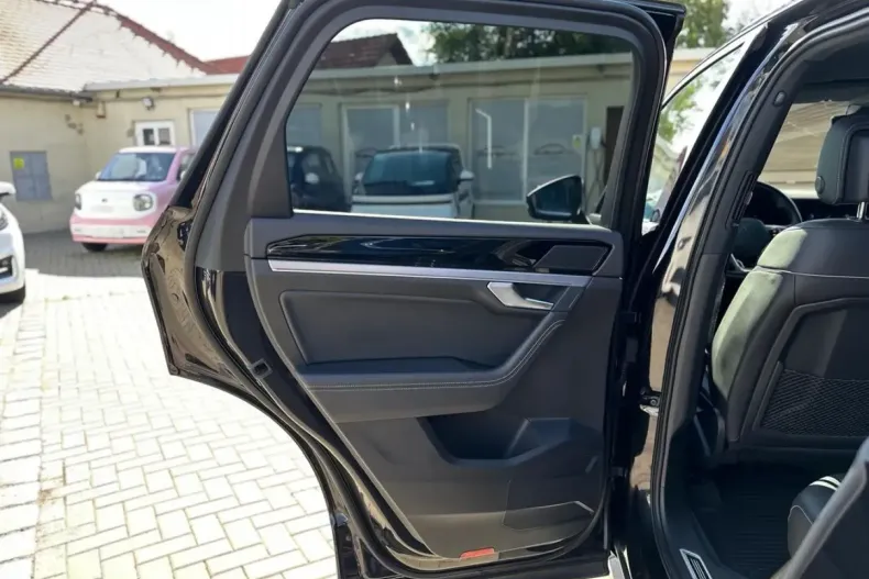 Volkswagen Touareg din 2022 cu 78.697 km - oferta VOL250383 - foto 20