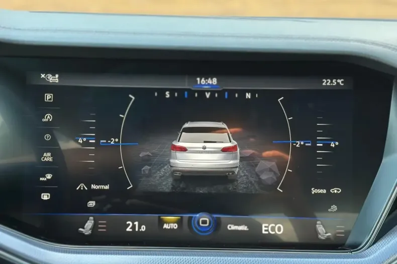 Volkswagen Touareg din 2022 cu 78.697 km - oferta VOL250383 - foto 28