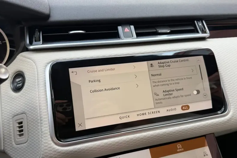 Land Rover Range Rover Velar din 2023 cu 149.989 km - oferta LAN250386 - foto 15