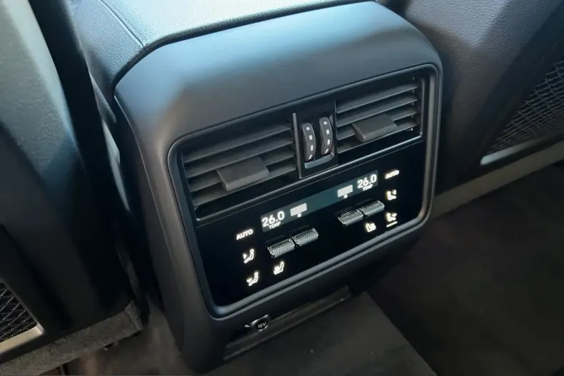 Porsche Cayenne din 2025 cu 17.600 km - oferta POR250387 - foto 16