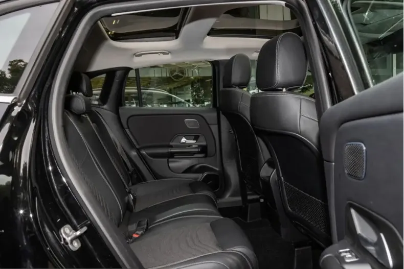 Mercedes-Benz GLA 250 (Clasa GLA) din 2023 cu 69.450 km - oferta MER250389 - foto 8