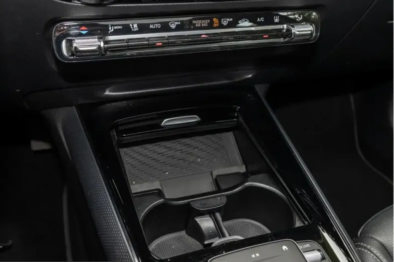 Mercedes-Benz GLA 250 (Clasa GLA) din 2023 cu 69.450 km - oferta MER250389 - foto 16