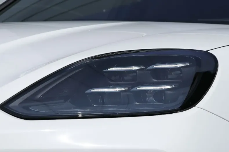 Porsche Cayenne din 2025 cu 16.400 km - oferta POR250392 - foto 7