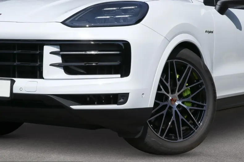 Porsche Cayenne din 2025 cu 16.400 km - oferta POR250392 - foto 8