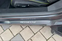 Lamborghini Revuelto din 2025 cu 6.700 km - oferta LAM250398 - foto 8