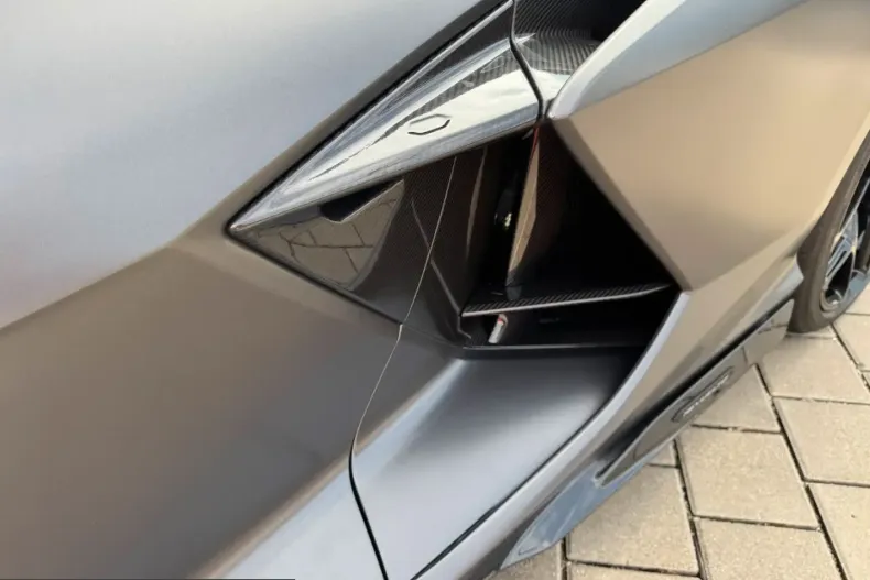 Lamborghini Revuelto din 2025 cu 6.700 km - oferta LAM250398 - foto 10