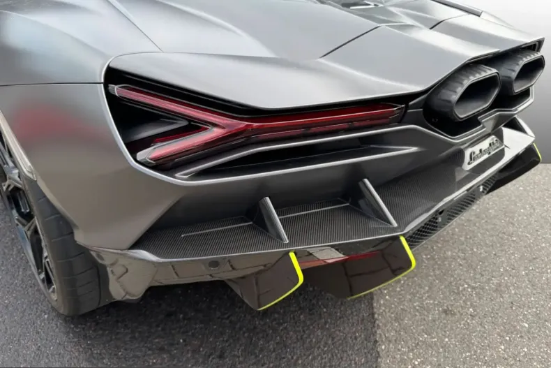 Lamborghini Revuelto din 2025 cu 6.700 km - oferta LAM250398 - foto 17