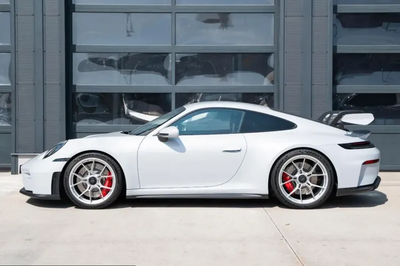 Porsche 992 din 2025 cu 4.000 km - oferta POR250399 - foto 3