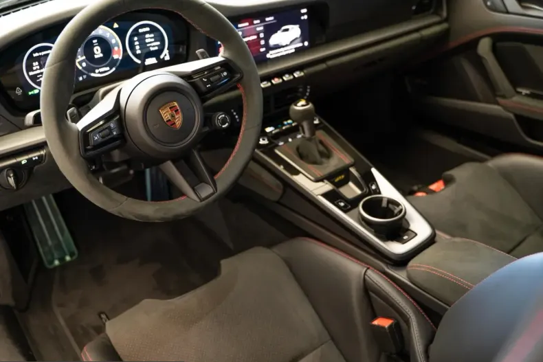 Porsche 992 din 2025 cu 4.000 km - oferta POR250399 - foto 9