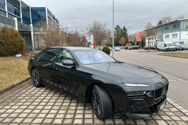 BMW 740 (Seria 7) din 2025 cu 4.050 km - oferta BMW250409 - foto 8