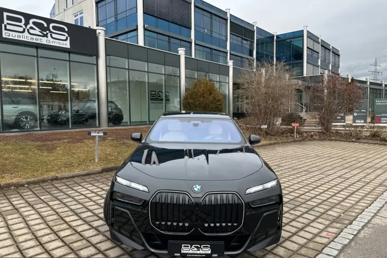 BMW 740 (Seria 7) din 2025 cu 4.050 km - oferta BMW250409 - foto 9