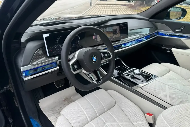 BMW 740 (Seria 7) din 2025 cu 4.050 km - oferta BMW250409 - foto 14