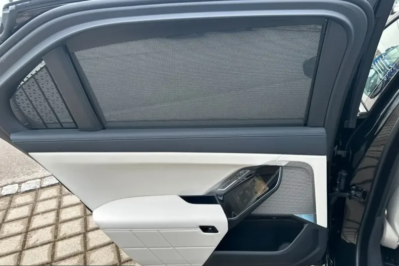 BMW 740 (Seria 7) din 2025 cu 4.050 km - oferta BMW250409 - foto 24