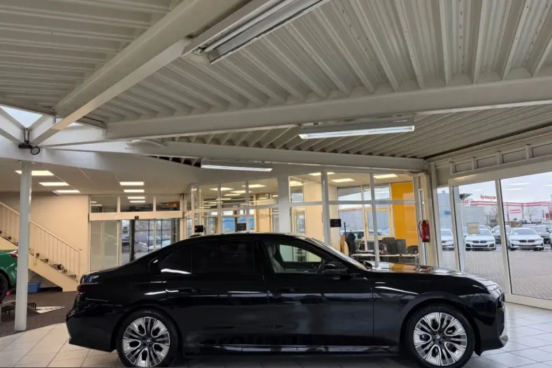 BMW 750 (Seria 7) din 2024 cu 64.070 km - oferta BMW250411 - foto 2