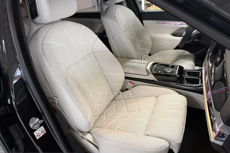 BMW 750 (Seria 7) din 2024 cu 64.070 km - oferta BMW250411 - foto 8