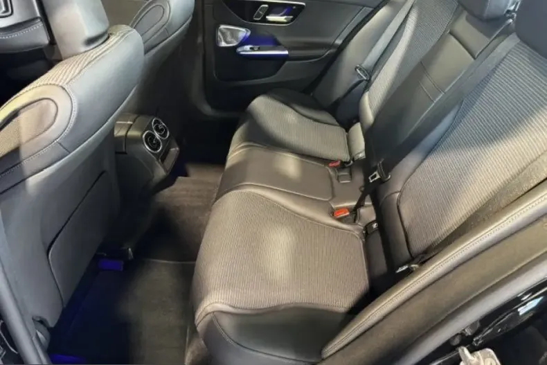 Mercedes-Benz C 200 (Clasa C) din 2025 cu 17.730 km - oferta MER250415 - foto 7