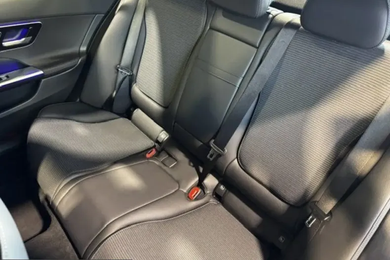 Mercedes-Benz C 200 (Clasa C) din 2025 cu 17.730 km - oferta MER250415 - foto 12