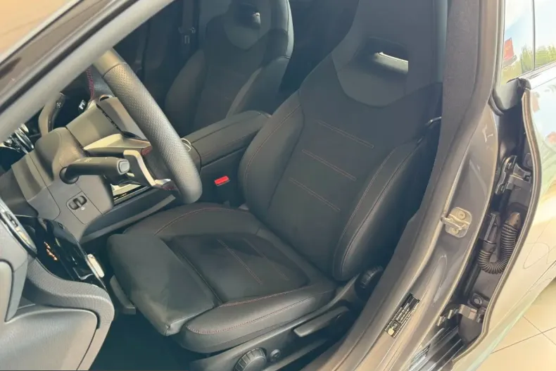 Mercedes-Benz CLA 200 (Clasa CLA) din 2024 cu 45.000 km - oferta MER250422 - foto 10