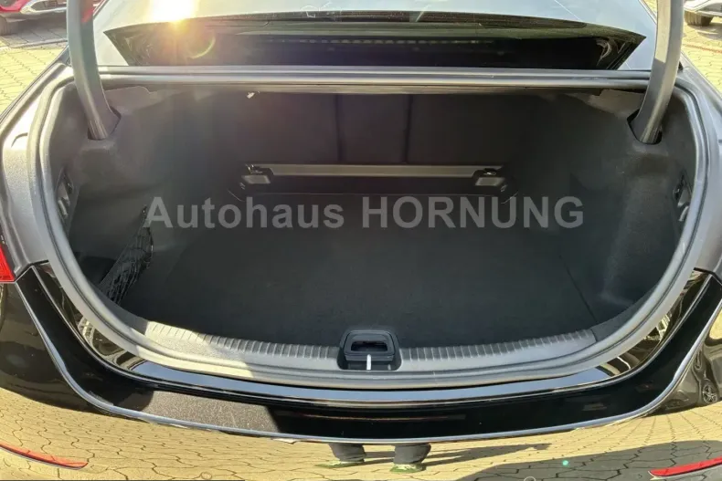 Mercedes-Benz C 300 (Clasa C) din 2025 cu 17.372 km - oferta MER250426 - foto 7