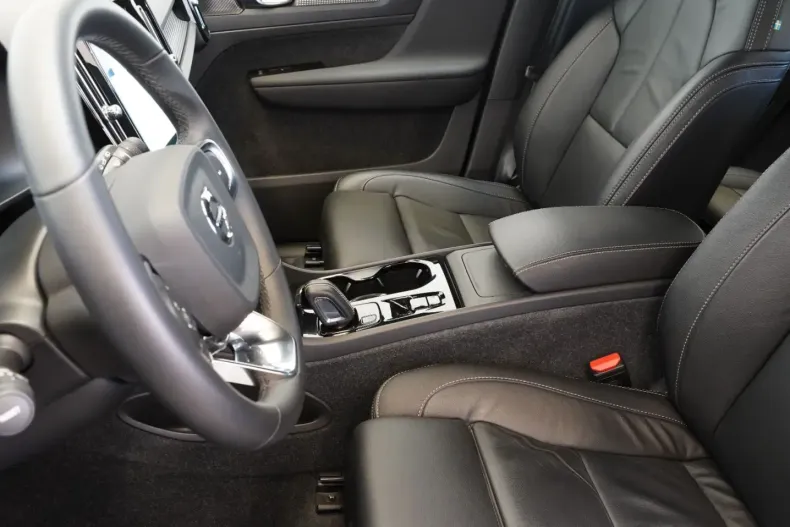 Volvo XC40 din 2021 cu 34.734 km - oferta VOL250440 - foto 5