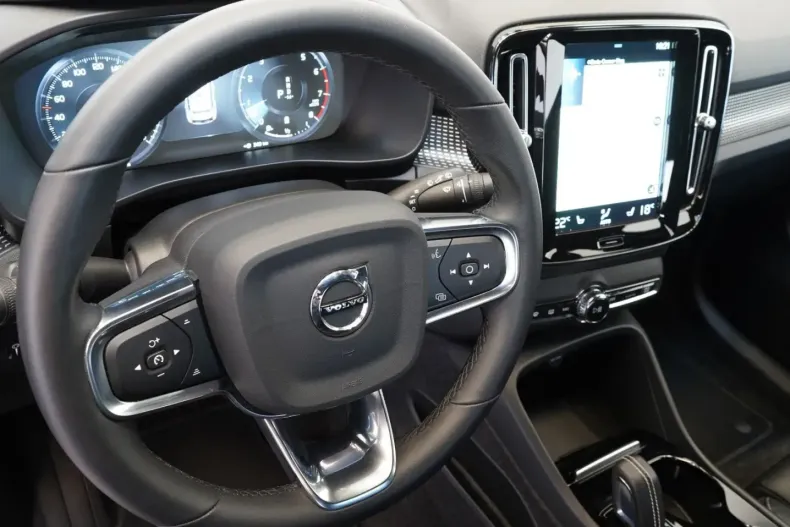 Volvo XC40 din 2021 cu 34.734 km - oferta VOL250440 - foto 6