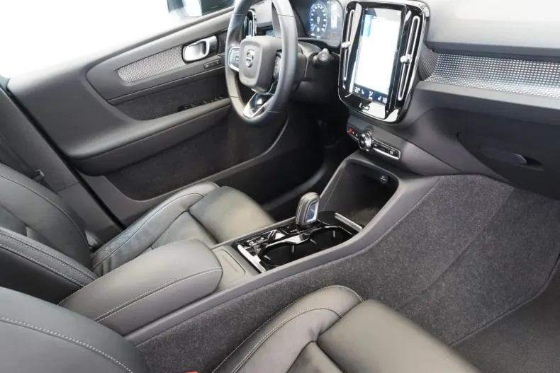 Volvo XC40 din 2021 cu 34.734 km - oferta VOL250440 - foto 13