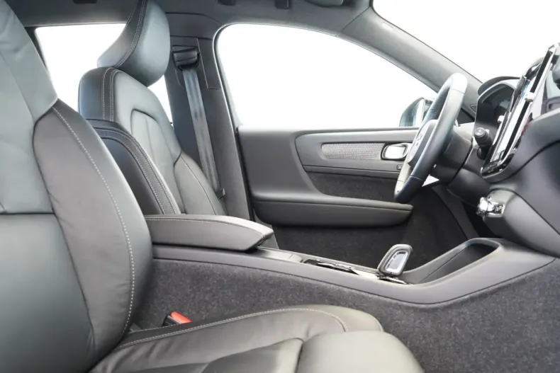 Volvo XC40 din 2021 cu 34.734 km - oferta VOL250440 - foto 14