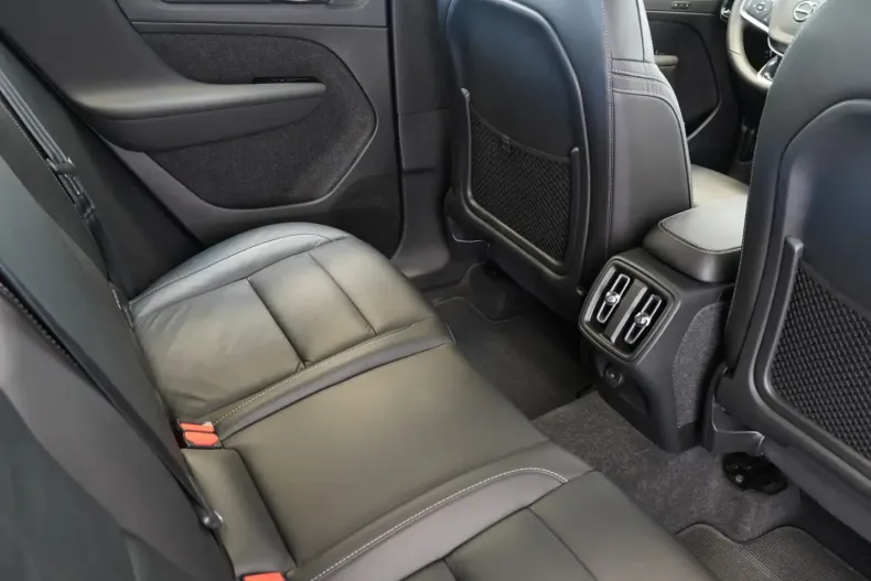 Volvo XC40 din 2021 cu 34.734 km - oferta VOL250440 - foto 16