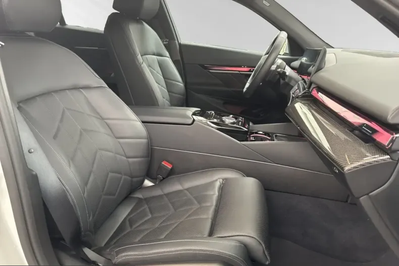 BMW 520 (Seria 5) din 2025 cu 25.590 km - oferta BMW250449 - foto 7