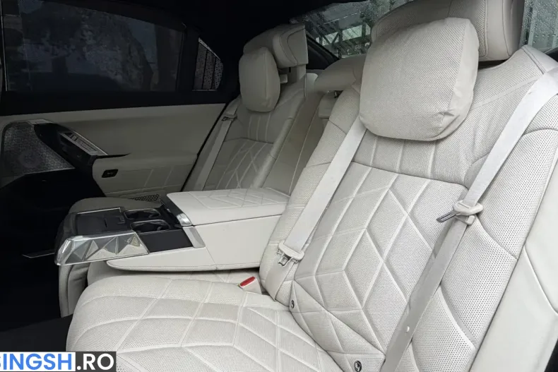 BMW i7 (Seria 7) din 2023 cu 61.917 km - oferta BMW250450 - foto 12