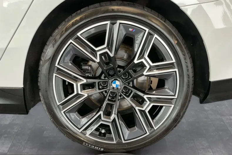 BMW 520 (Seria 5) din 2025 cu 26.902 km - oferta BMW250451 - foto 11