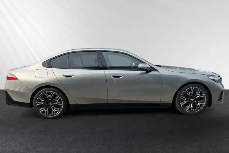BMW 520 (Seria 5) din 2025 cu 25.200 km - oferta BMW250453 - foto 2