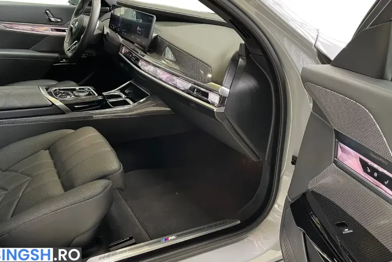 BMW i7 (Seria 7) din 2024 cu 11.469 km - oferta BMW250457 - foto 11