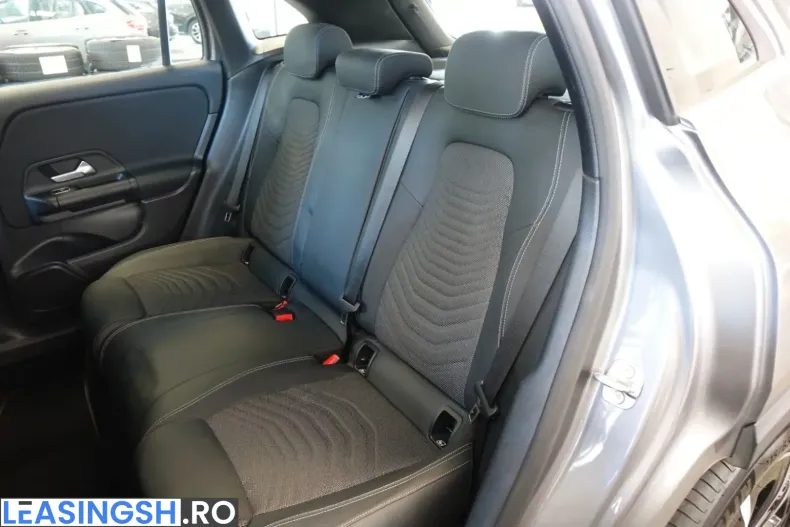 Mercedes-Benz GLA 180 (Clasa GLA) din 2024 cu 79.500 km - oferta MER250472 - foto 28