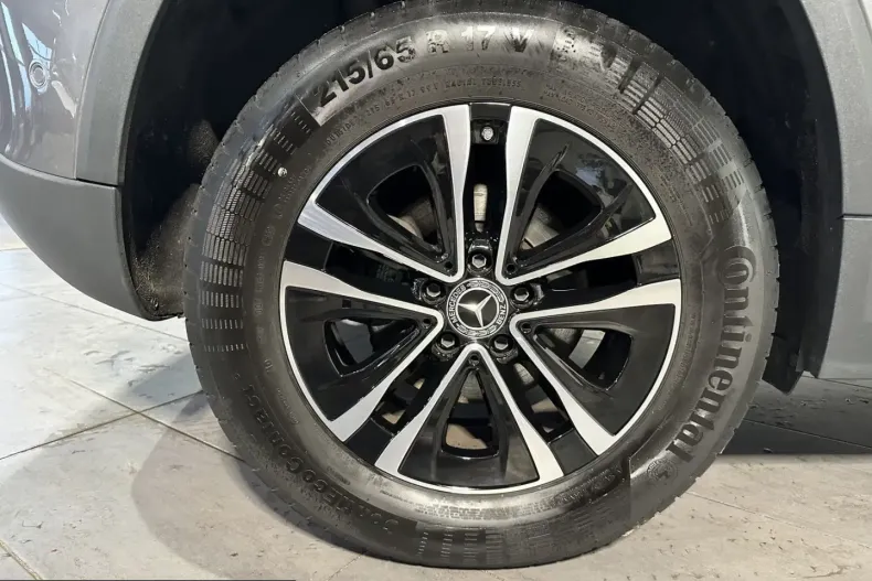 Mercedes-Benz GLA 180 (Clasa GLA) din 2023 cu 48.750 km - oferta MER250473 - foto 3