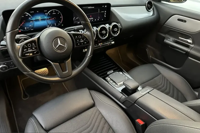 Mercedes-Benz GLA 180 (Clasa GLA) din 2023 cu 48.750 km - oferta MER250473 - foto 7