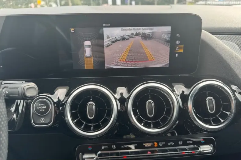 Mercedes-Benz GLA 200 (Clasa GLA) din 2022 cu 102.300 km - oferta MER250474 - foto 19