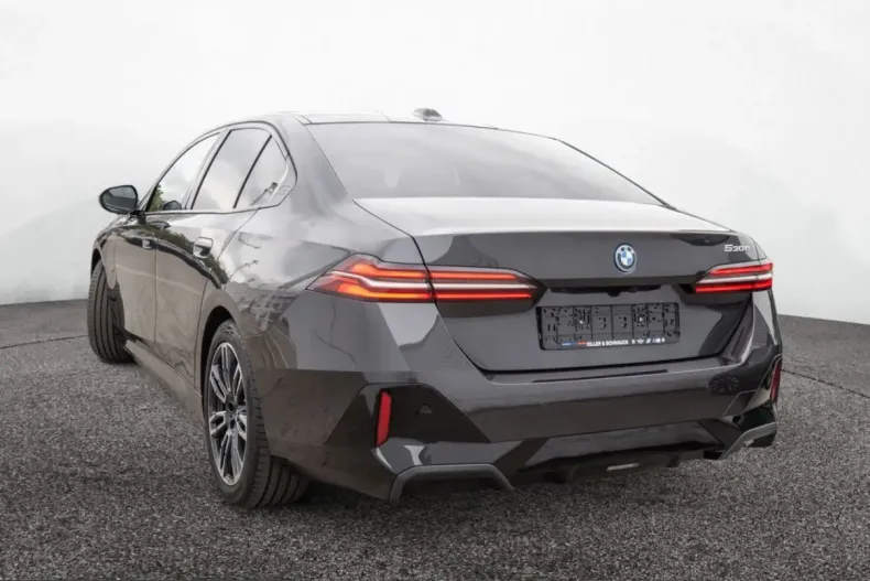 BMW 530 (Seria 5) din 2024 cu 6.411 km - oferta BMW250476 - foto 3