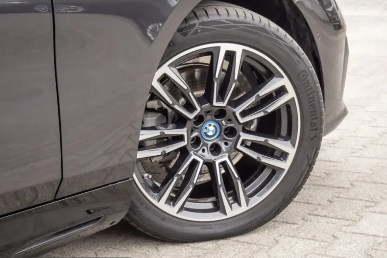 BMW 530 (Seria 5) din 2024 cu 6.411 km - oferta BMW250476 - foto 4