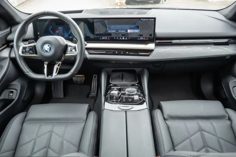 BMW 530 (Seria 5) din 2024 cu 6.411 km - oferta BMW250476 - foto 9