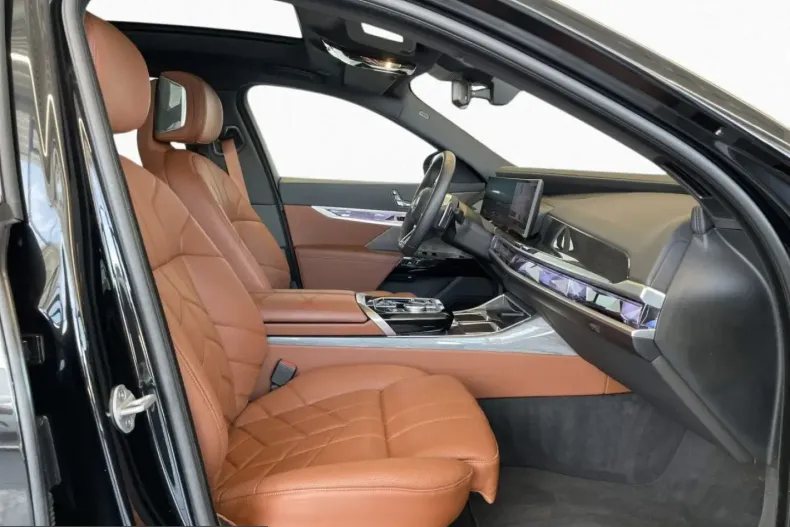 BMW 750 (Seria 7) din 2025 cu 32.819 km - oferta BMW250480 - foto 8